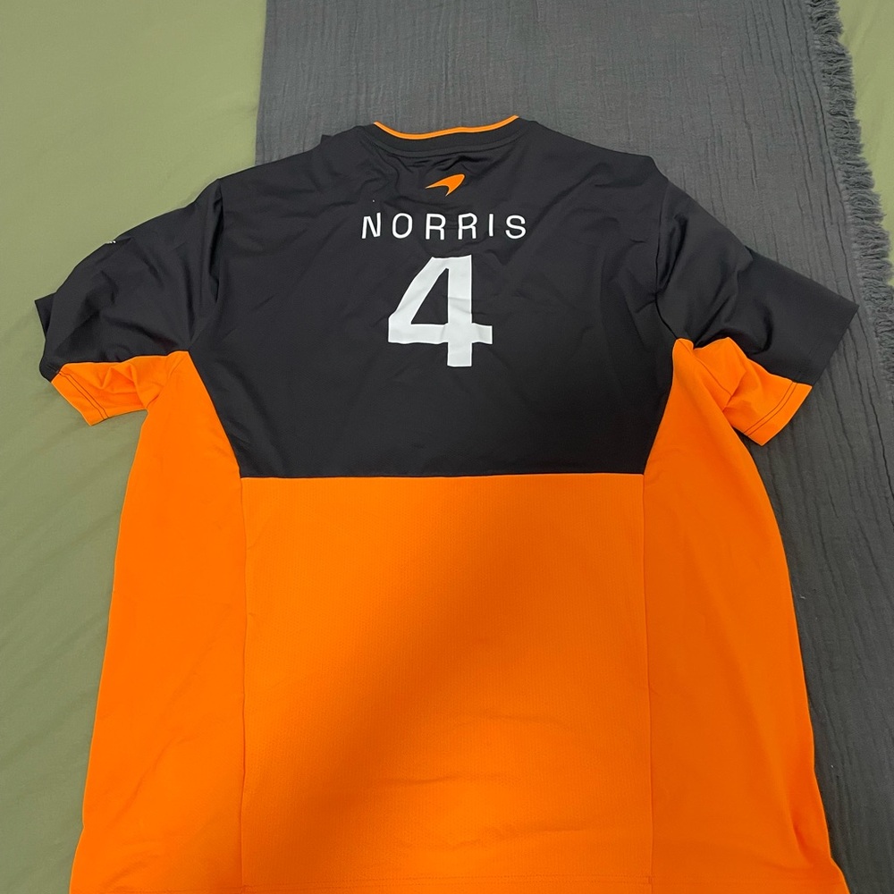 Lando Norris F1 Vibrant Orange and Black Men's Team Shirt - Picture 3 of 3